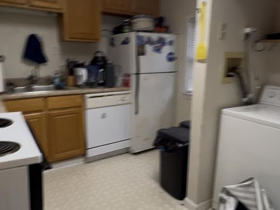 3rd image of 545 Columbia Ave