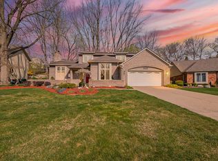 878 River Bend Dr, Rochester Hills, MI 48307