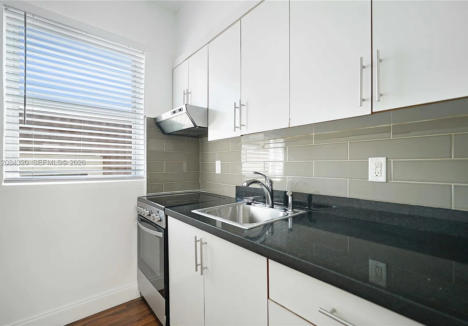 The Lofts At Abbott Condo — Photo 2