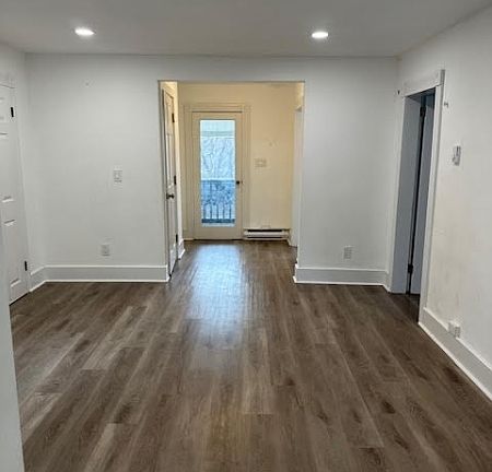 4th image of 252 Spring St