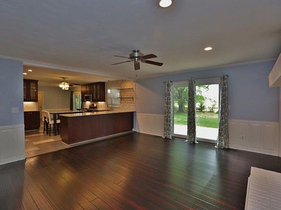 3rd image of 1812 Claiborne Pl