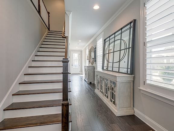 3rd image of 9015 Wenlock Ln