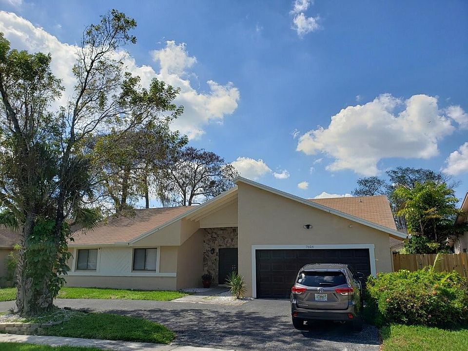 1st image of 7028 NW 49th Ct