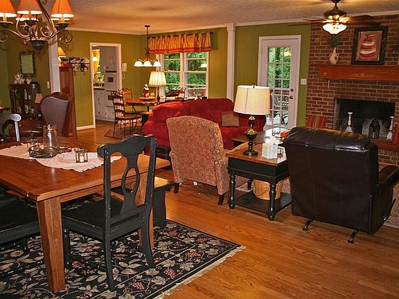 2nd image of 1042 Lanford Cir