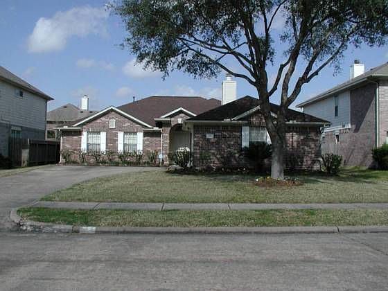 1st image of 930 Circle Bend Dr