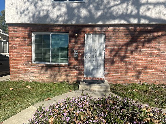 2nd image of 217 W Carroll Ave