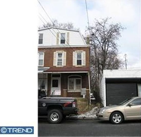 2nd image of 610 W 5th St