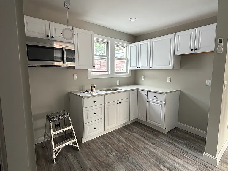 103 Vineyard Ave #2 — Photo 1