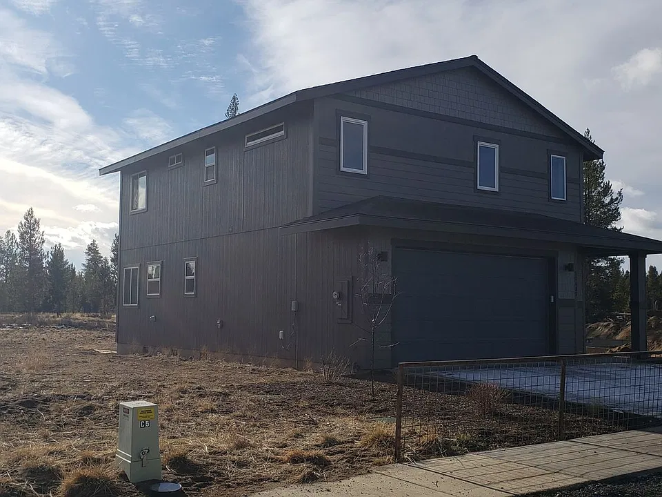 16495 Bassett Dr