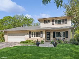 1808 Fieldwood Dr, Northbrook, IL 60062