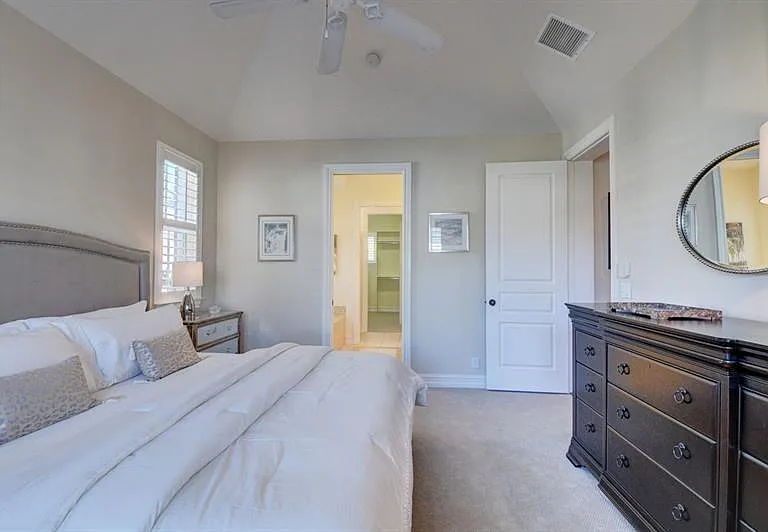 306 E Mallory Cir — Photo 21