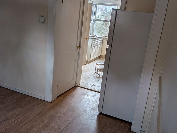 3rd image of 743 Admiral St Floor 2