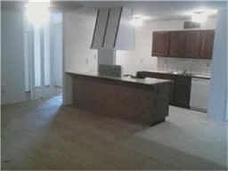 2nd image of 915 Circle Cove Dr