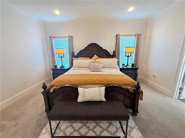 819 N Woodlawn Ave — Photo 6