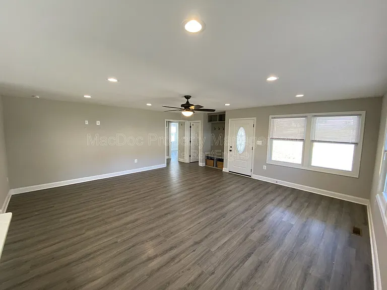 77 Lakeview Dr — Photo 7