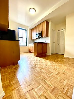 2nd image of 527 E 78th St APT 6C