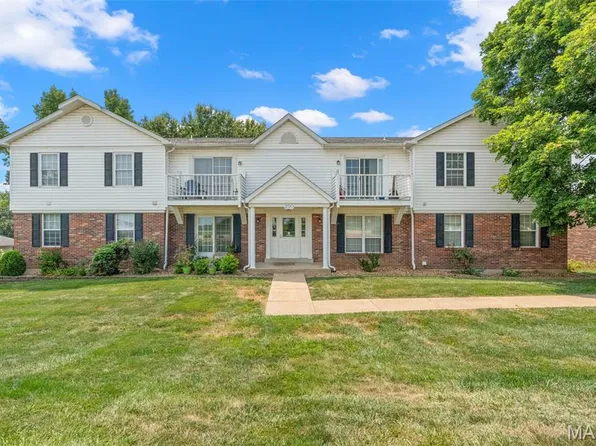 254 Carriage Ct, Washington, MO 63090