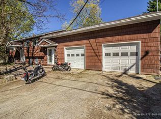 186 Maple Ave, Farmington, ME 04938