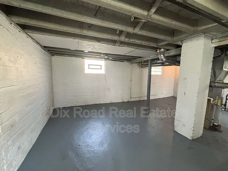 229 Bellaire Ave — Photo 23