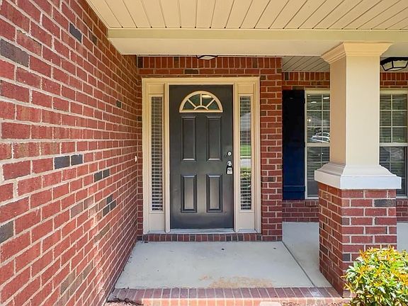 3rd image of 533 River Crest Way