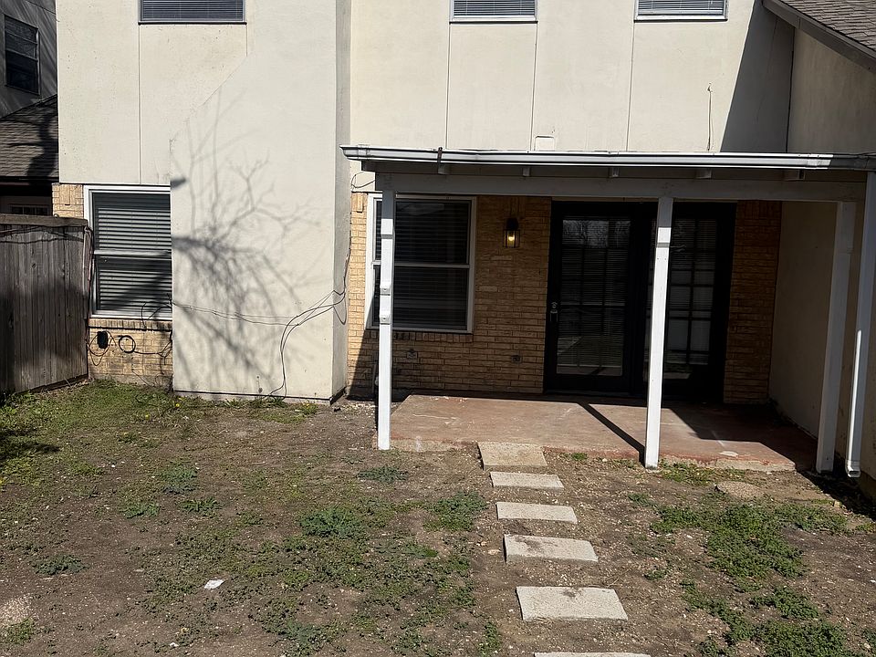 1st image of 4827 Rollingwood Ct