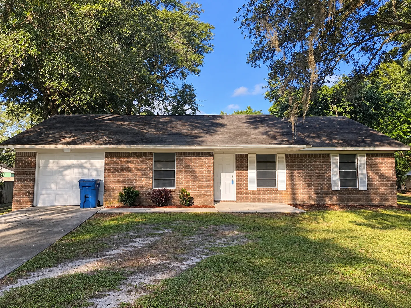 1st Month Free Rent 3 Bed 2 Bath Home | Pet Friendly | Washer Dryer Hook Ups | Section 8 Welcome — Photo 2