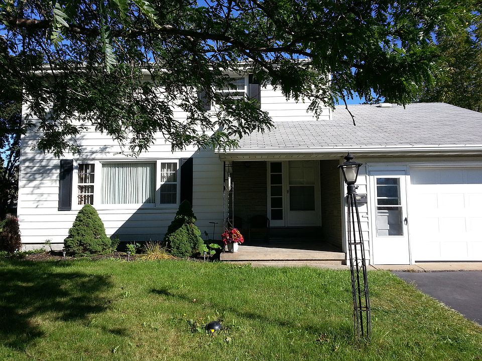 2nd image of 202 3rd St