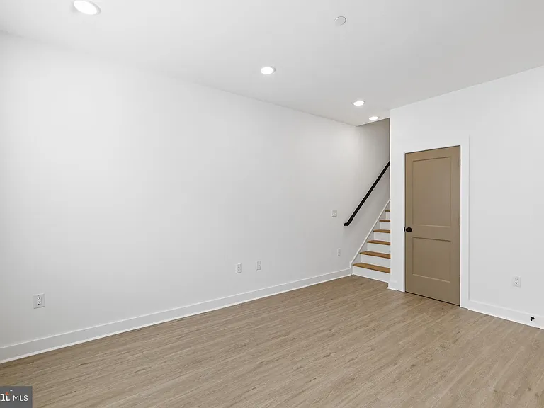 4021 Brown St #4 — Photo 14