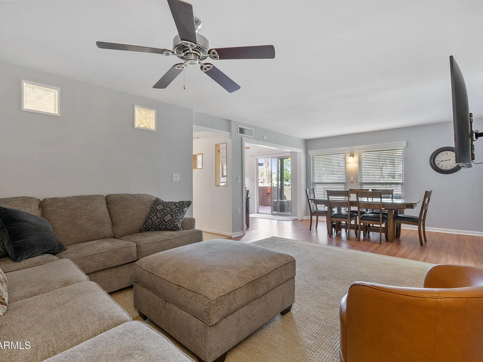 3 bed, 2.0 bath, 1335 sqft, $3,000 — Photo 3