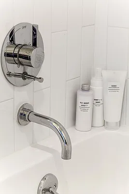 Rented by Greystar | media 14