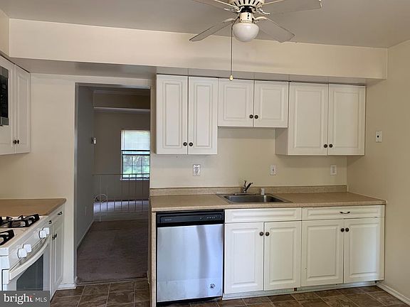 4th image of 7769 Hiawatha Ln