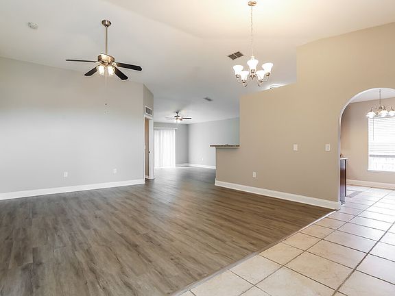 5th image of 4084 Half Moon Cir