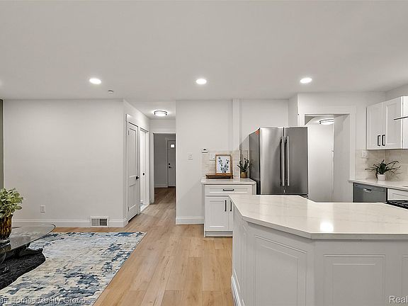 5th image of 235 Flowerdale St