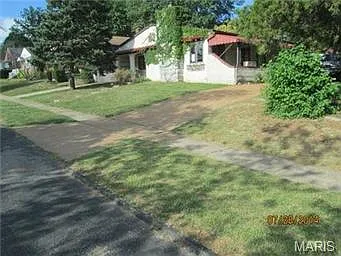 1137 Pembroke Dr photo 1