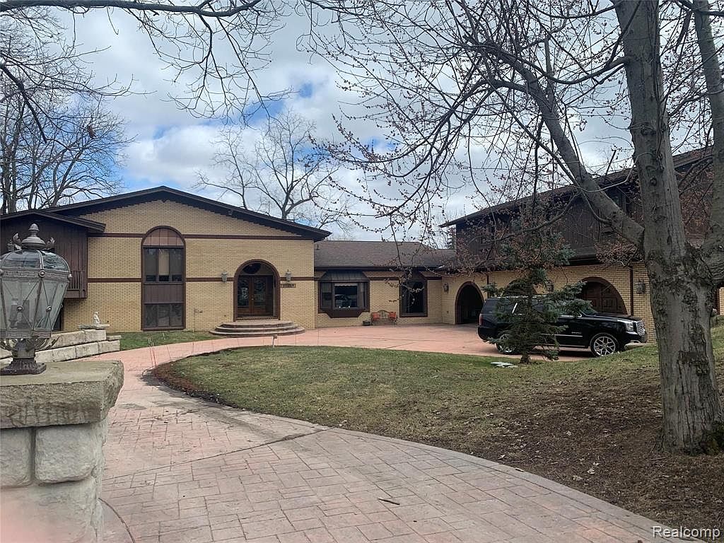 21437 Thorofare Rd, Grosse Ile, MI 48138 Zillow