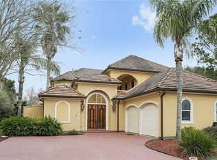 6 Grand Cypress Ct, New Orleans, LA 70131