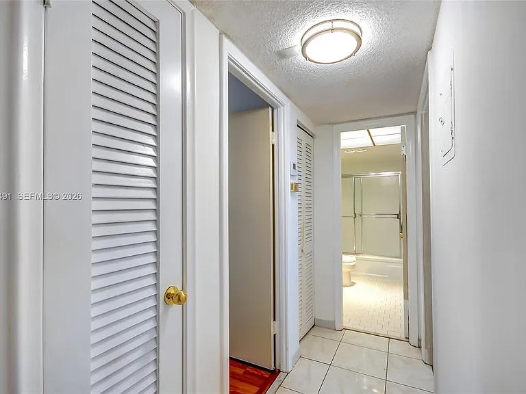 301 NE 14th Ave #702 — Photo 11