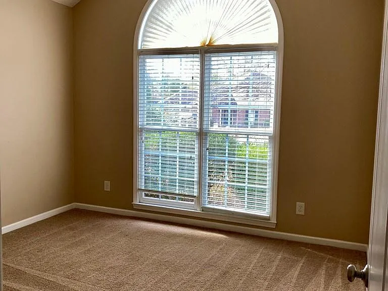 1815 Saffron Ct — Photo 9