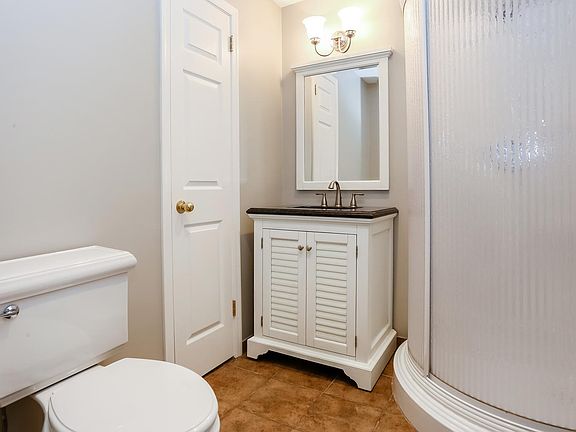 4th image of 24 Garnett Pl