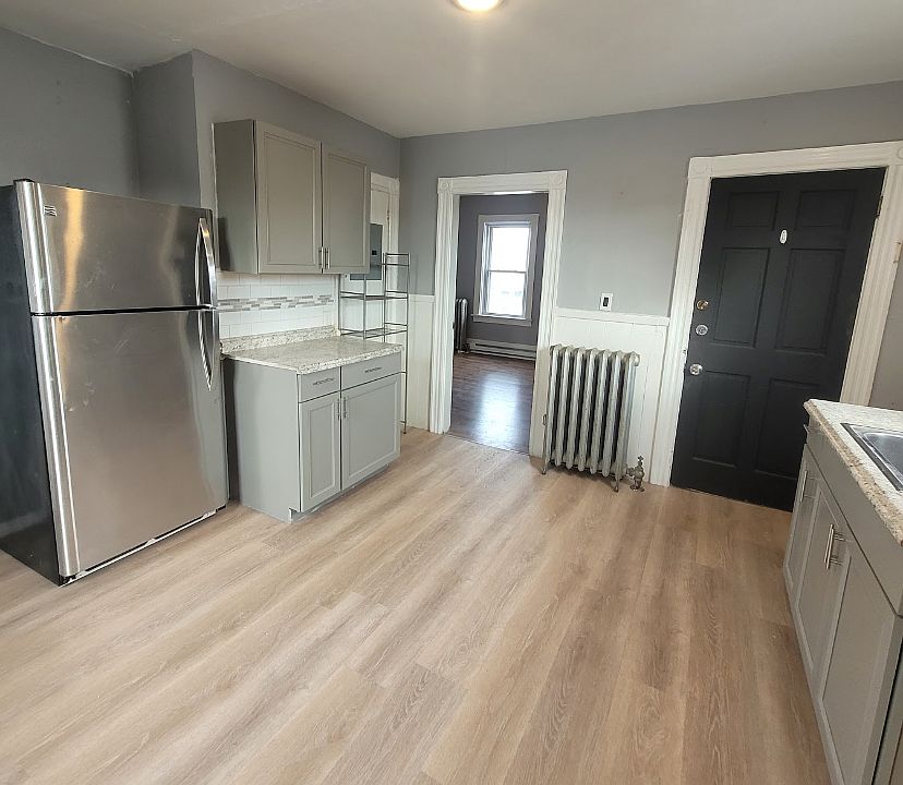 1st image of 130 Garden St #2