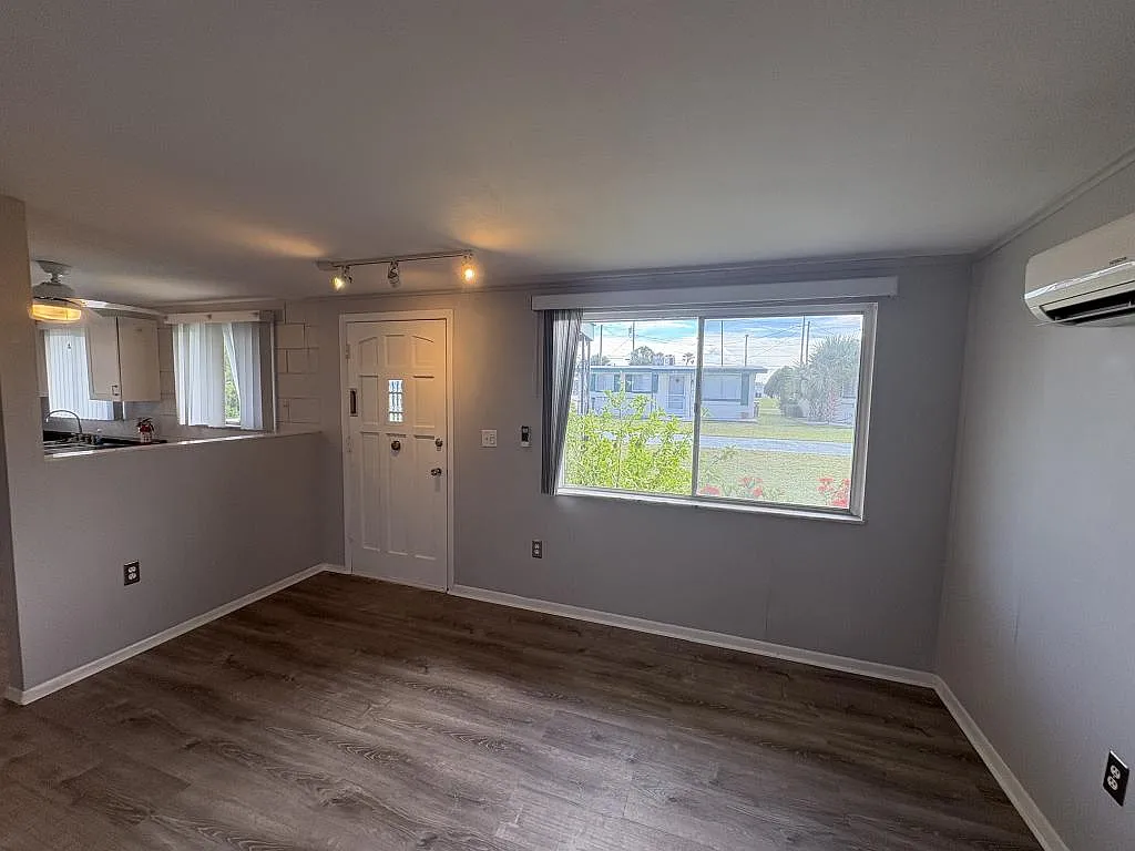 1516 Council Dr — Photo 4