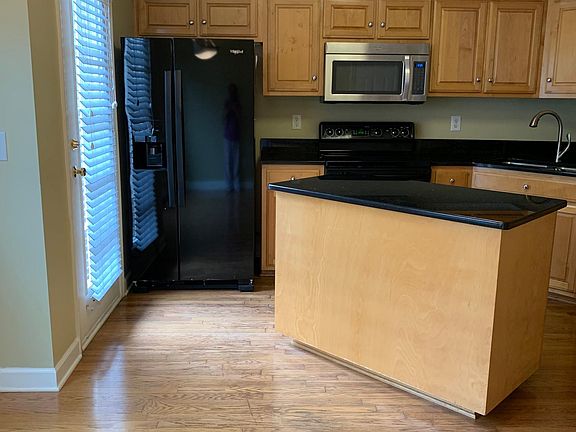 3rd image of 1612 Brentwood Pointe #1612