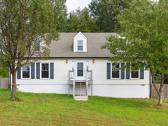4th image of 11727 Camelot Way