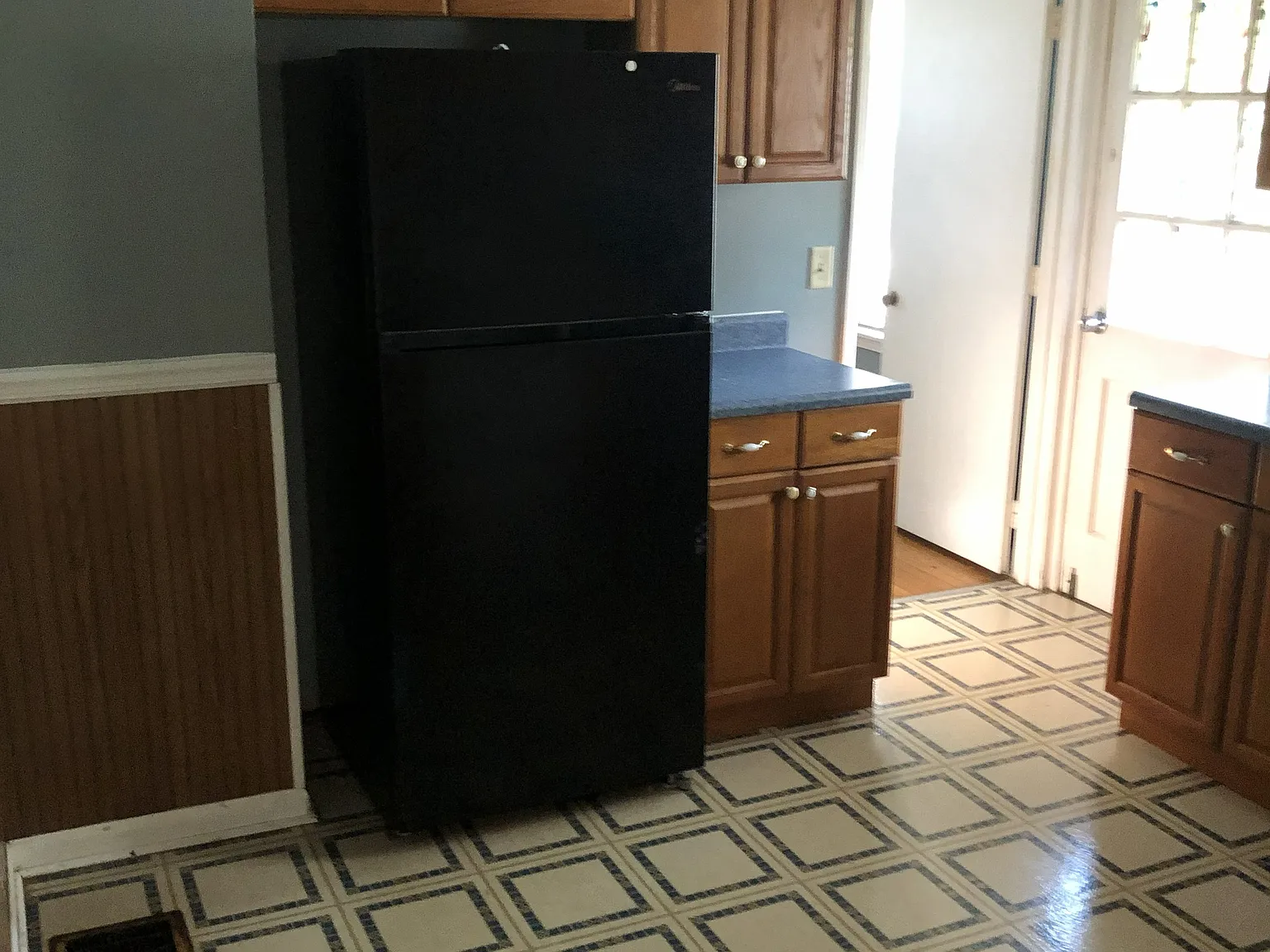 4 bed, 912 sqft, $1,200 — Photo 4