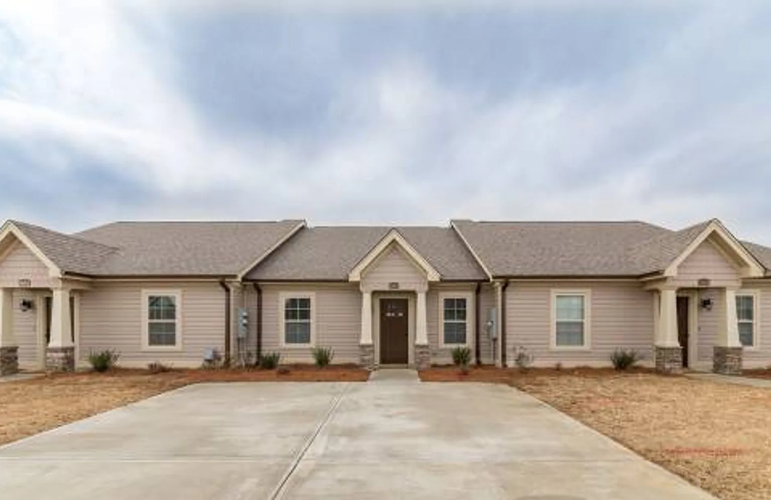 Chandler Pointe Townhomes — Photo 3