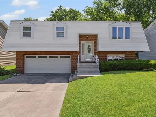 3632 Dove Dr, Decatur, IL 62526