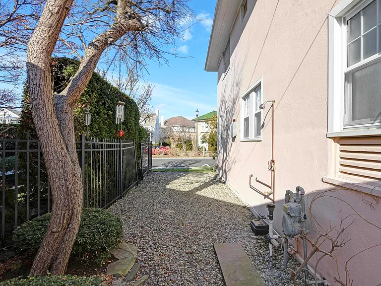 7401 Ventnor Ave — Photo 28
