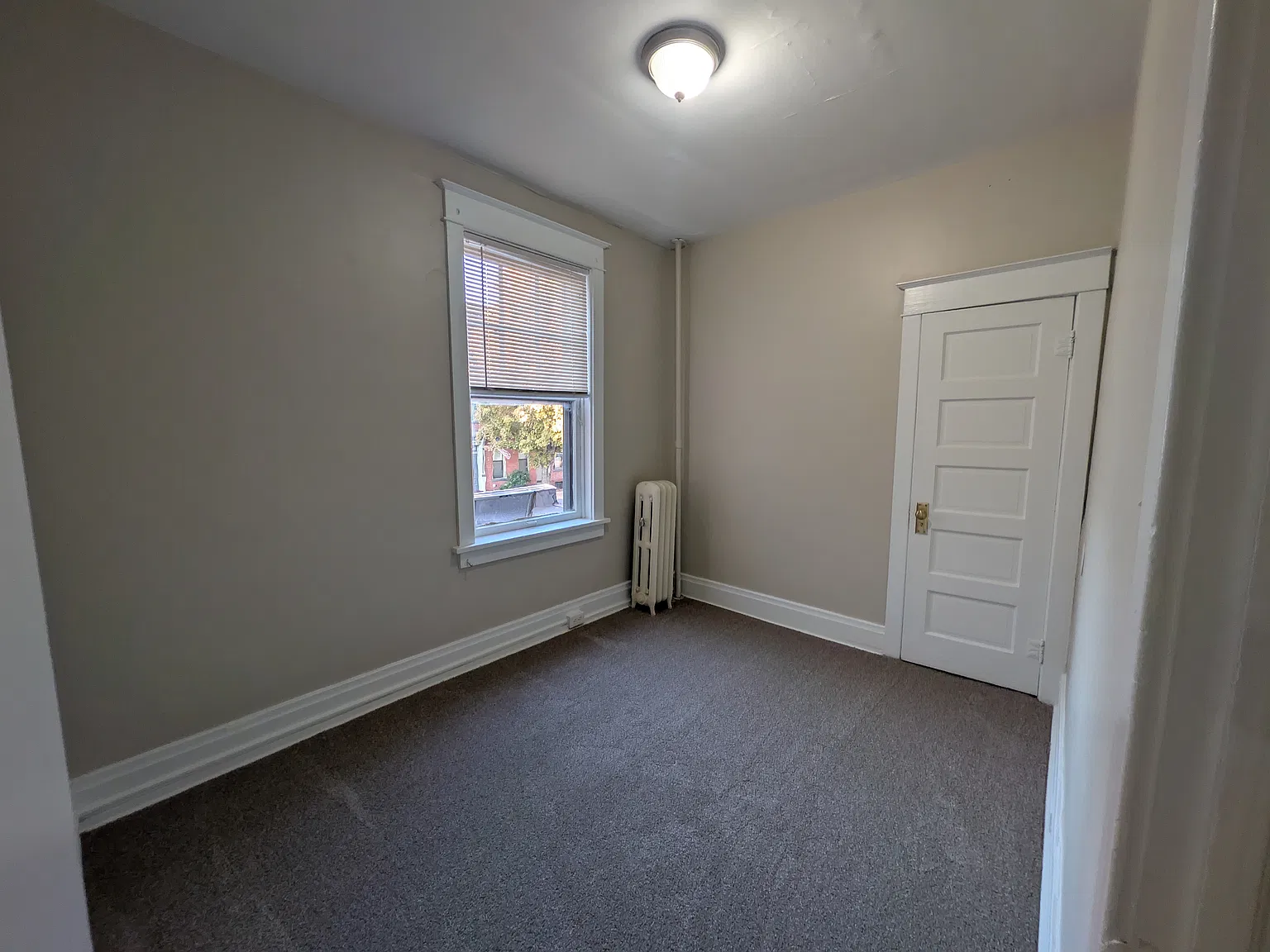 2 bed, 1000 sqft, $1,155 — Photo 3