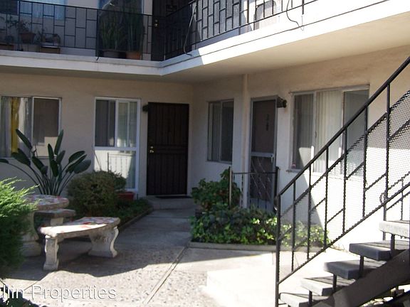3rd image of 3535 Collier Ave APT 2