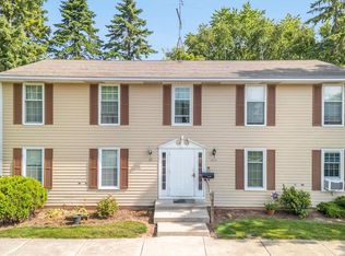 3914 Country Pl APT D, Sheboygan, WI 53081